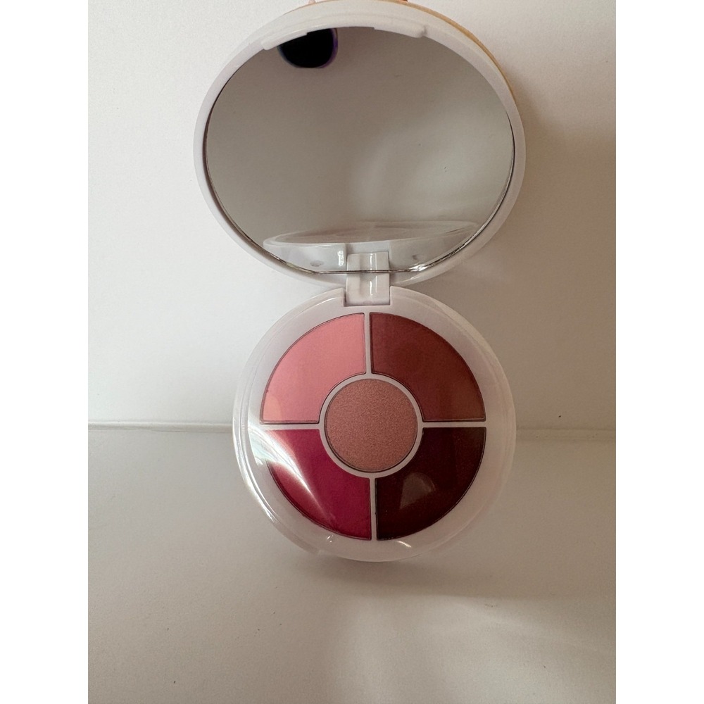 Revolution Eyeshadow Palette Raspberry Icing, Net Wt 5x.05 oz - NIB - Picture 2 of 3